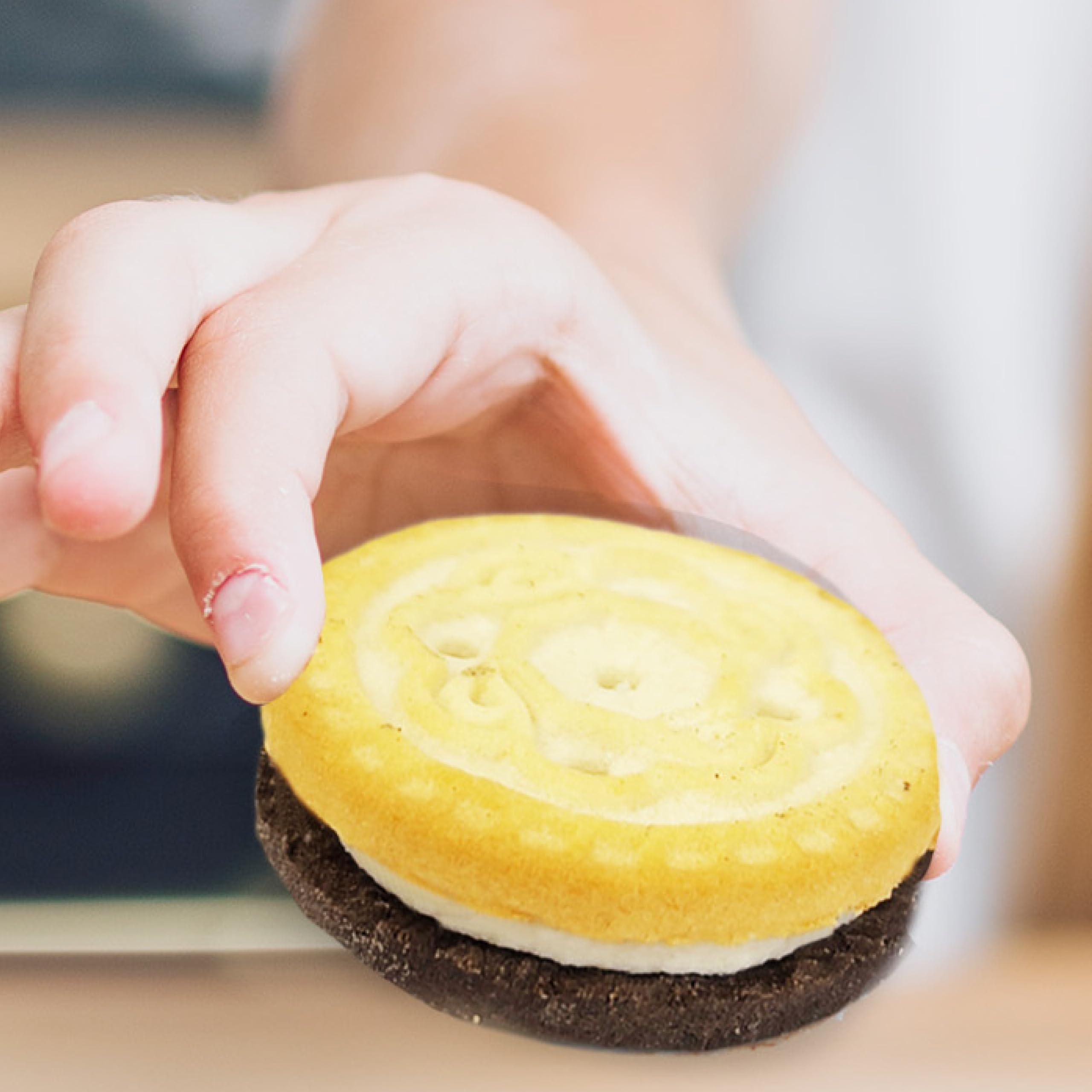 Lady Sarah Sandwich Cookies - Vanilla & Chocolate Cream Delights
